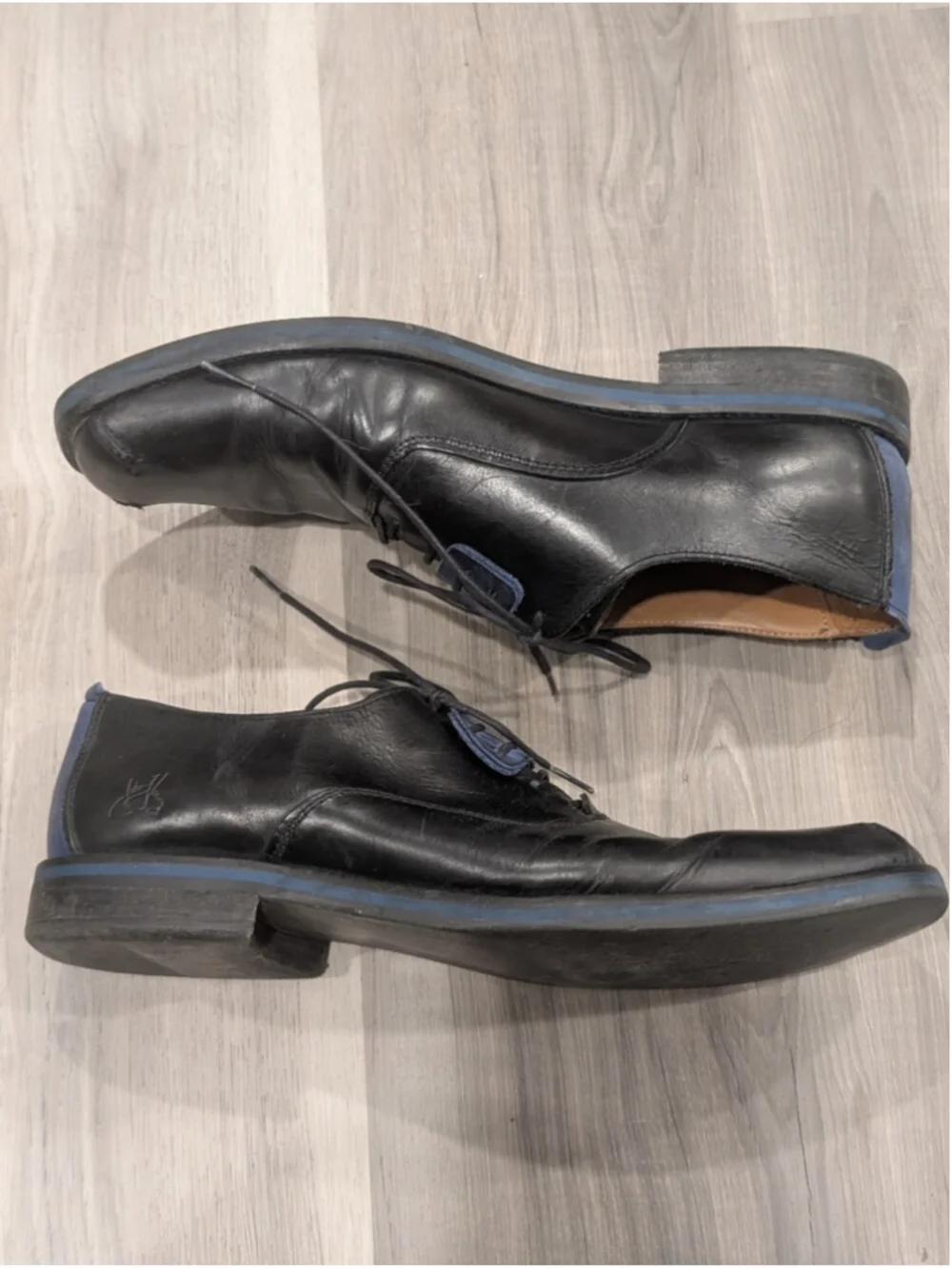 John Fluevog | Dandy Beau Oxfords In Black/Blue